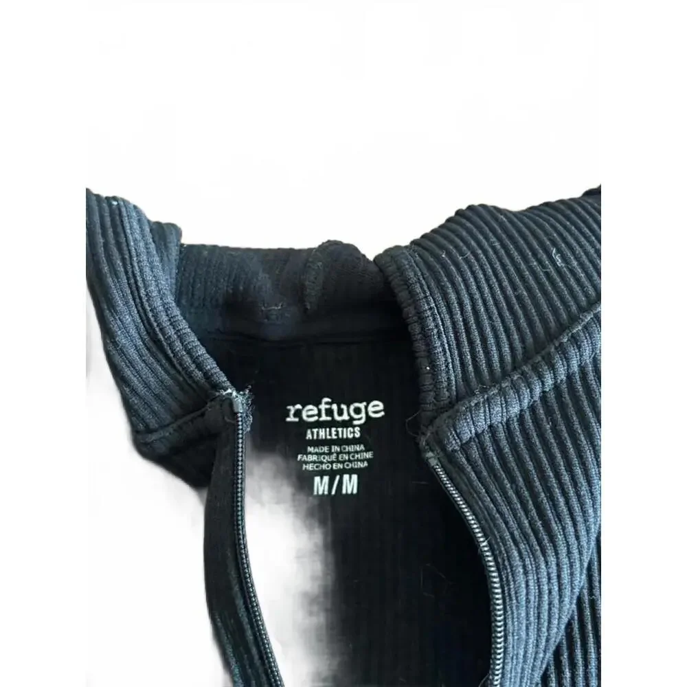 Ardene Refuge Athletics Black Ribbed Cropped Zip-Up - Size Medium - Picture 2 of 2